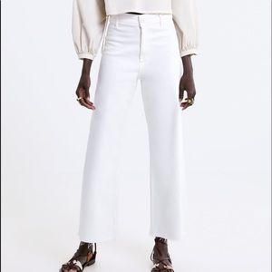 Zara White Denim Straight Jean never worn, size 36